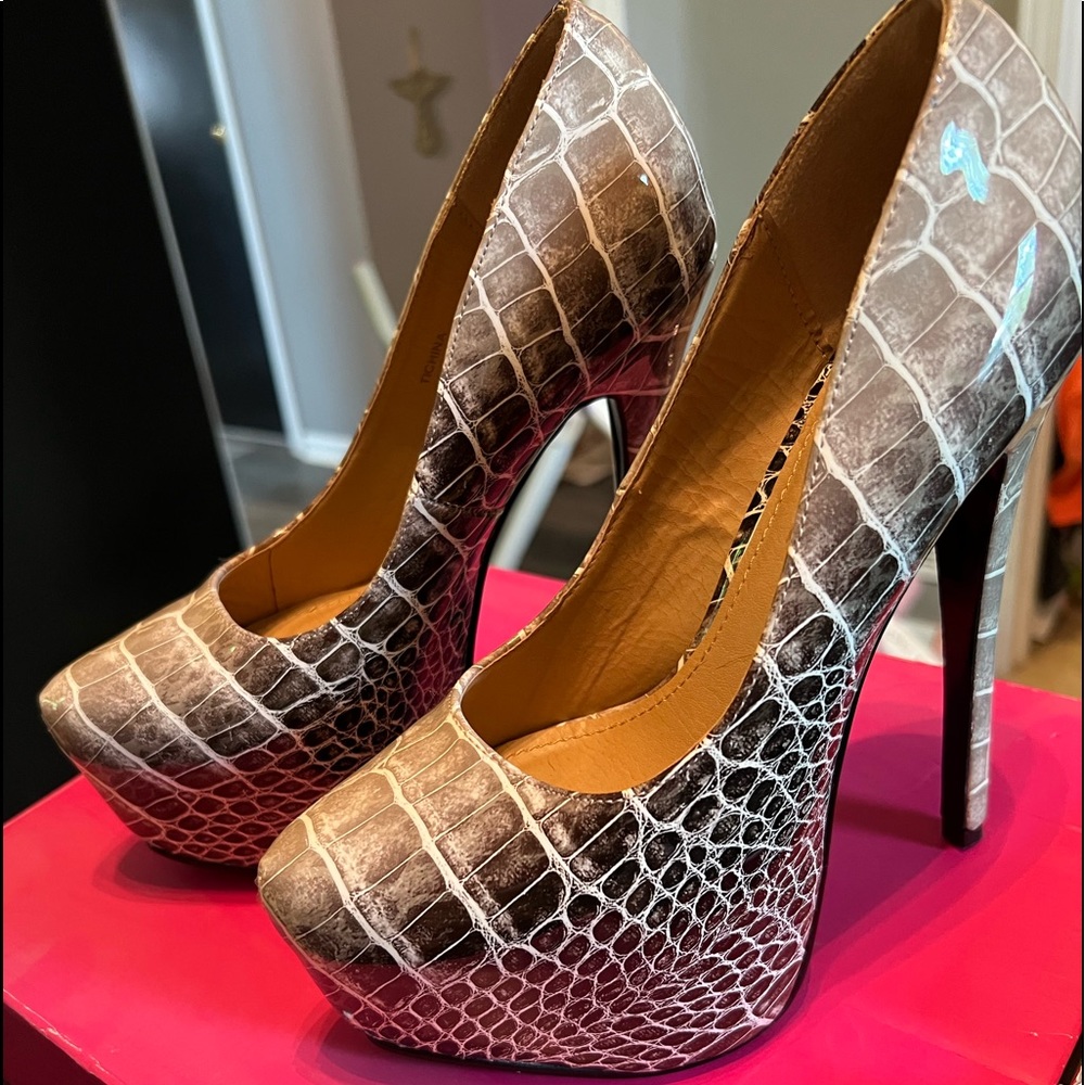 Shoe dazzle tichina snake